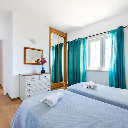 Casa Oleiro With Ocean View * Salema